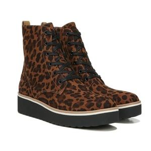 Dr Scholls Leopard Print Boot || size 10